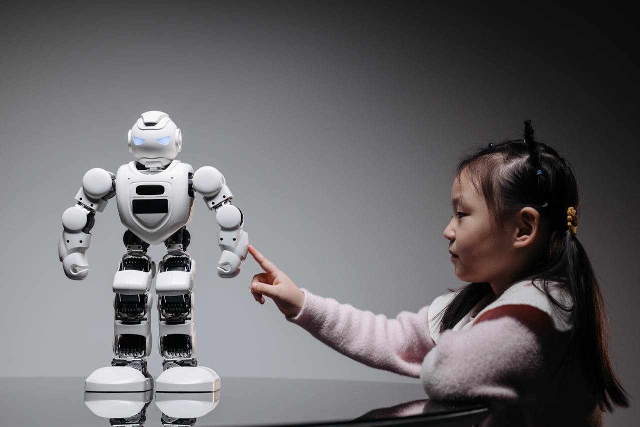 China’s Humanoid Robots – A New Solution for Elderly Care